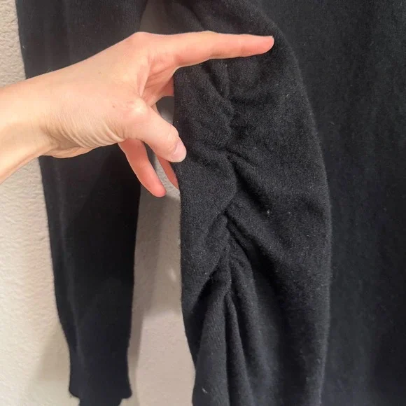 Quince Womens Black 100% Cashmere Ruched Side Crew Neck Sweater Size M Minimal - Picture 8 of 10